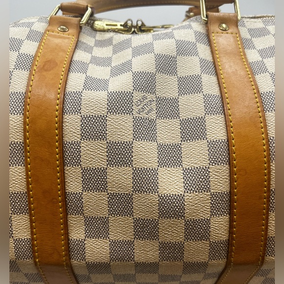 Louis Vuitton Damier Azure double zippered Keepall. - Picture 9 of 16